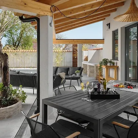 3 Bedroom In Medulin